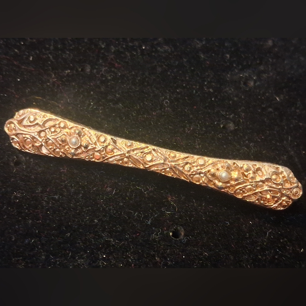 Elegant Goldtone Brooch With Faux Pearl Accents